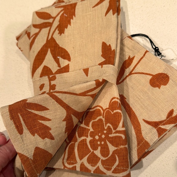 Anthropologie Linen Leaf set of 2 table napkins - Picture 3 of 5